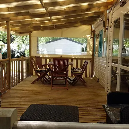 D001 Mobil home T4 à louer avec terrasse Les Mathes